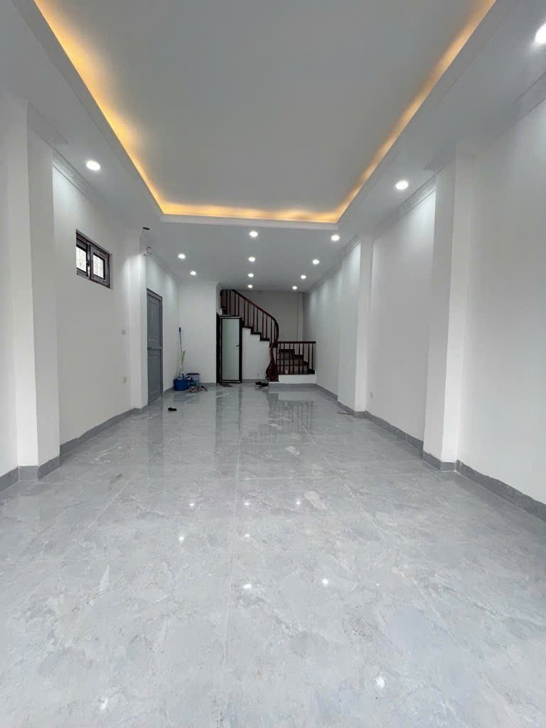 HIẾM - NHÀ 5 TẦNG MỚI COONG- NHỈNH 6 TỶ - GARA Ô TÔ - LÔ GÓC - SÁNG THOÁNG