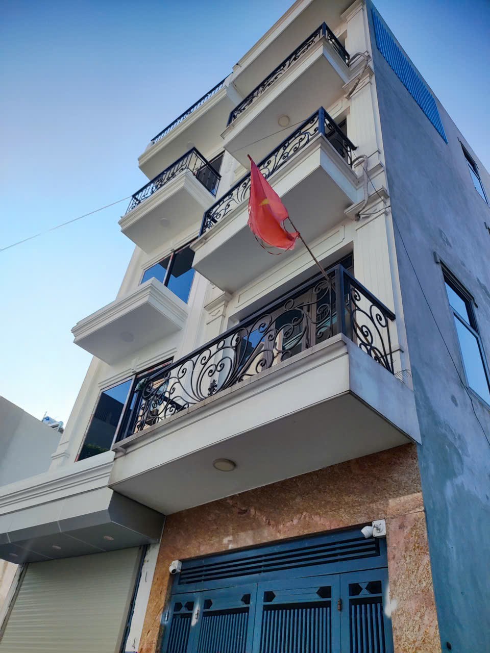PHÂN LÔ LẠC THỊ - #Ô TÔ TRÁNH NHAU- NHỈNH 8 TỶ -# VỊ TRÍ ĐẮC ĐỊA - #Ở SƯỚNG HƯỞNG THỤ -