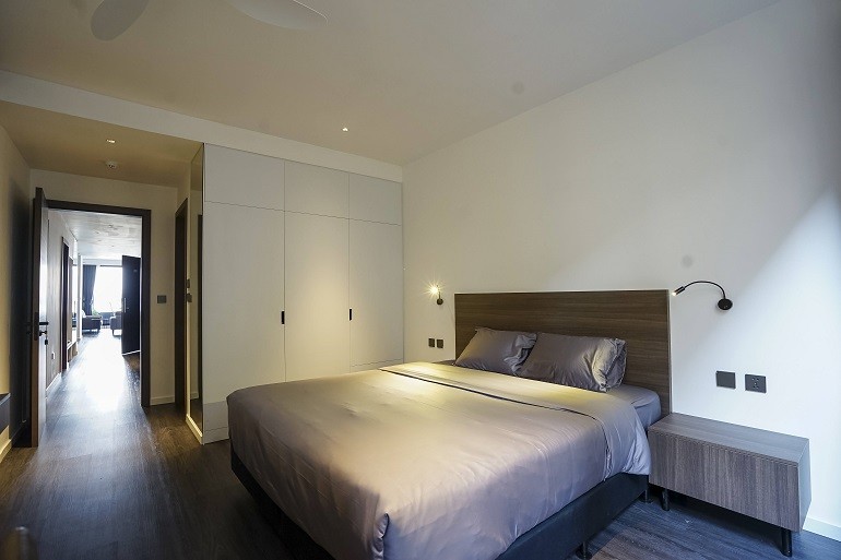 Cho thuê căn hộ rộng 169m2, 3PN tại Quảng Khánh, Tây Hồ, có ban công, view hồ, đủ đồ hiện đại 8