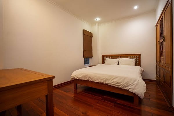 Cho thuê căn hộ rộng 95m2, 2PN tại Tô Ngọc Vân, quận Tây Hồ, đủ đồ 9