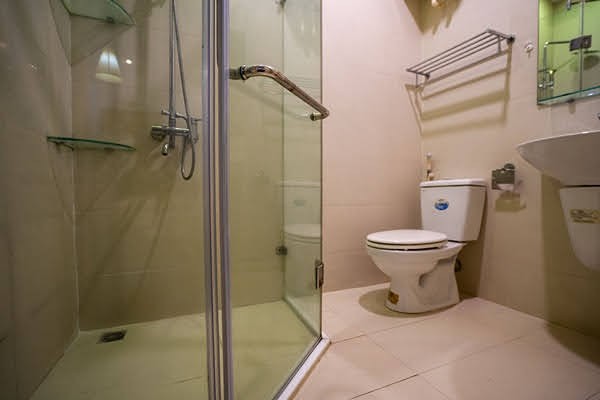 Cho thuê căn hộ rộng 95m2, 2PN tại Tô Ngọc Vân, quận Tây Hồ, đủ đồ 10
