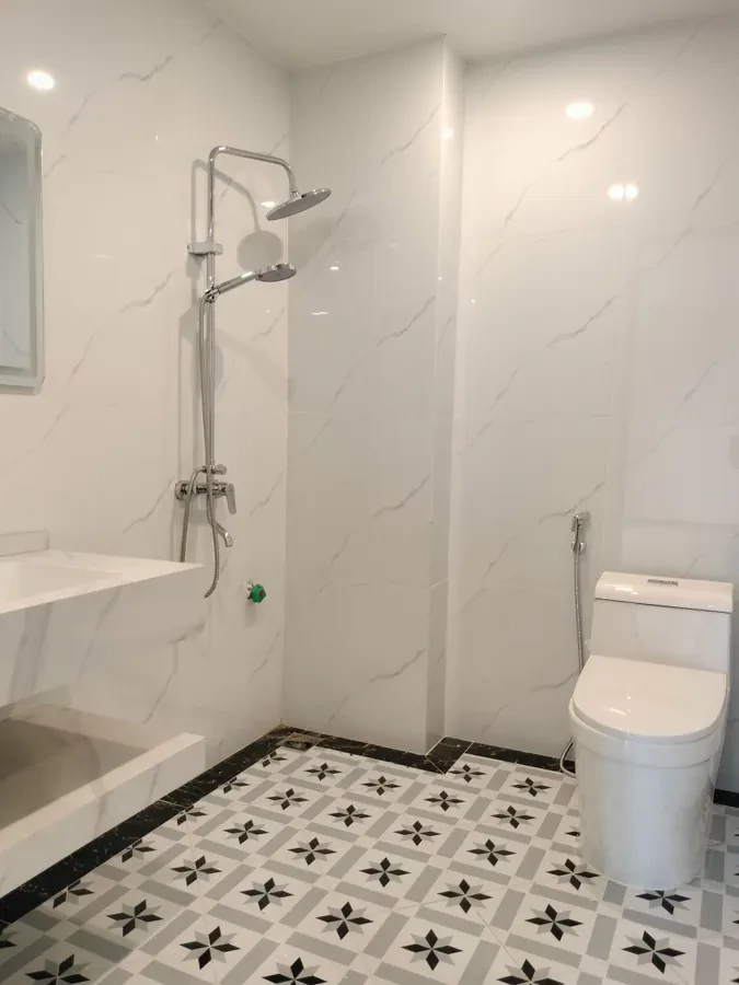 NHÀ ĐẸP NGÕ OTO Phố Nguyễn Văn Linh 42m2 X 5 tầng mặt tiền 7m 6.6 tỷ Long Biên. 5
