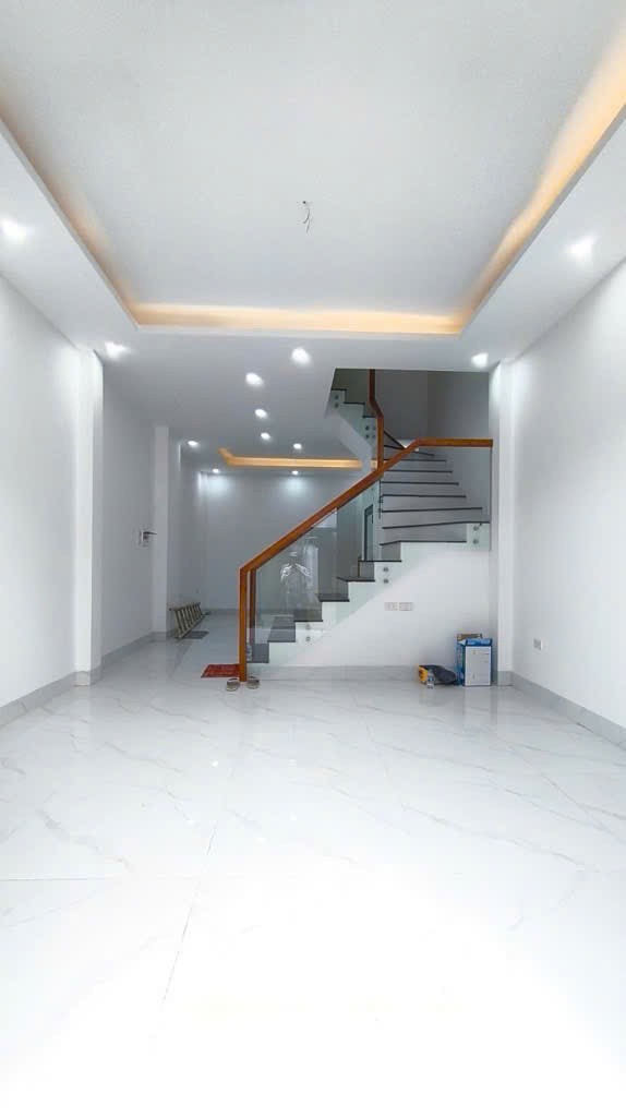 QUANG TRUNG HÀ ĐÔNG _NHỈNH 5 TỶ  NHÀ 5 TẦNG_ CÁCH BẾN XE YÊN NGHĨA VÀI BƯỚC _50M RA ÔTÔ 2