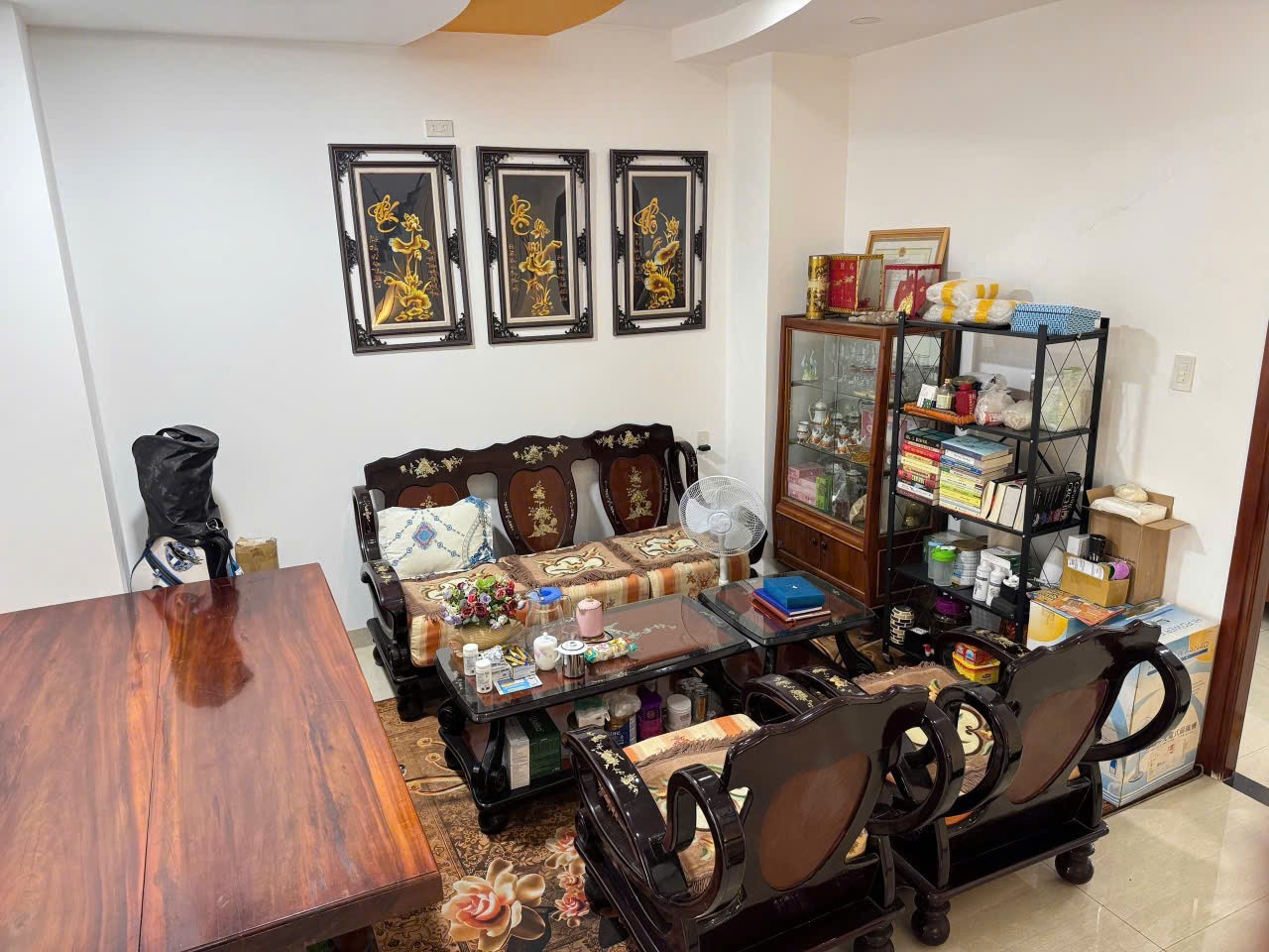 cần bán nhà mặt tiền đương B5 Khu Đô Thị Vĩnh Điềm Trung , diện tich 102 m2 Ngang 6m giá 8,9 tỷ . 2