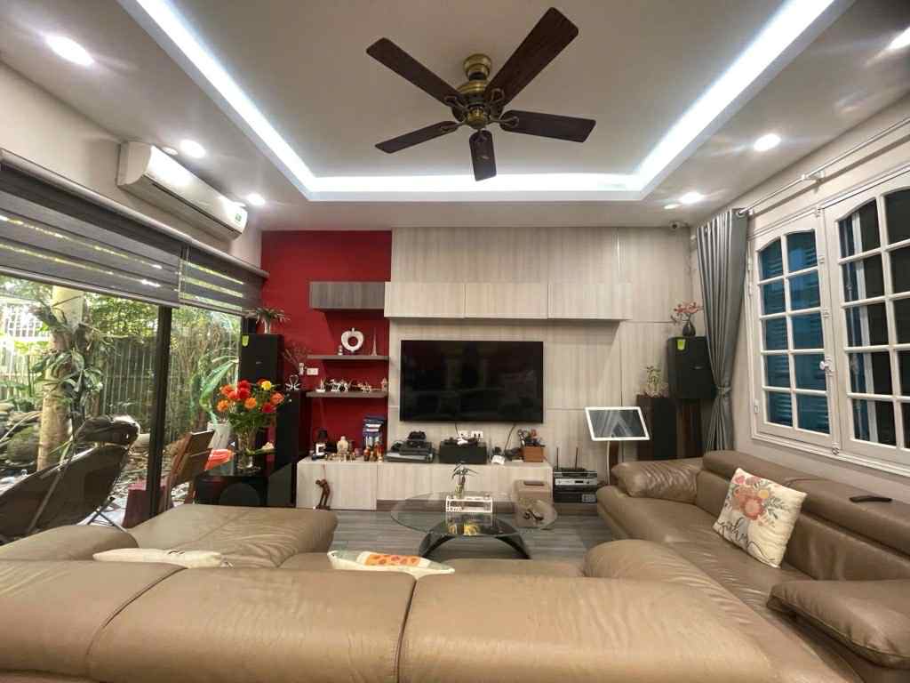 biệt thự sân vườn Hồng Tiến, 400m x 4 tầng, mặt tiền 11m, ôtô tránh, full thổ cư 3