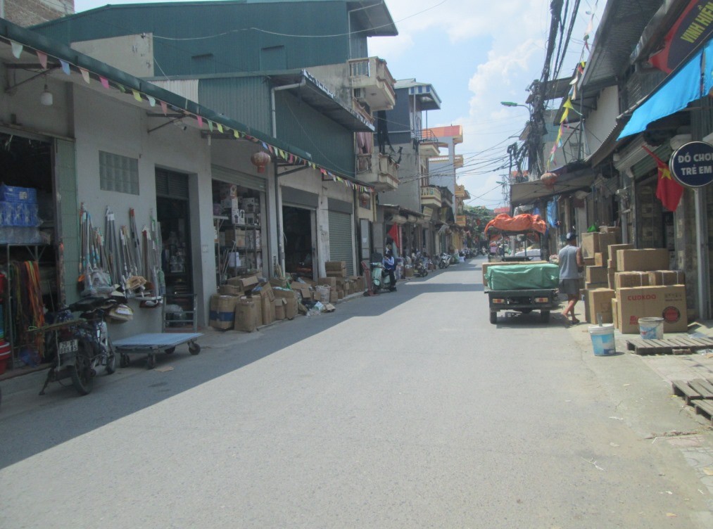 Hàng xóm KĐT Thanh Hà cạnh chợ gia dụng Bắc Lãm, vài bước ra ô tô tránh 40m2 chỉ hơn 3 tỷ.