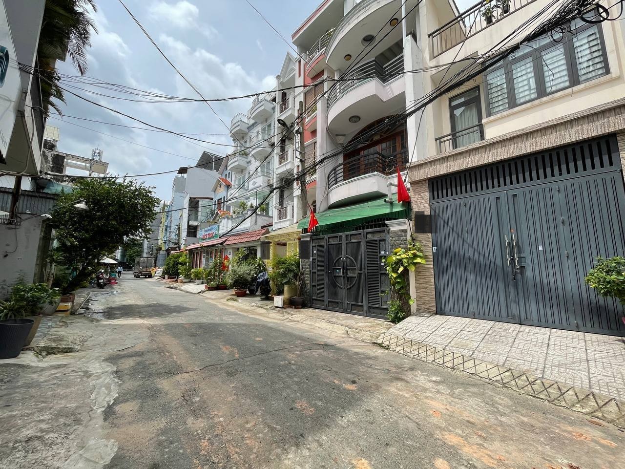 Bán nhà 80m2 (4 x 20)m - 3 tầng - Hẻm xe tải 5m Đường Tân Quý - Tân Phú