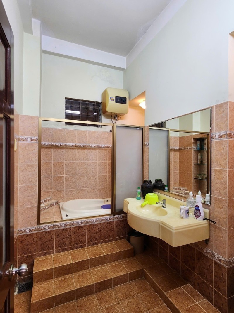 Bán nhà 80m2 (4 x 20)m - 3 tầng - Hẻm xe tải 5m Đường Tân Quý - Tân Phú 5