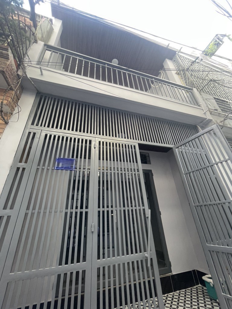 Nhà 2T 51m2 gần Hoàng Hoa Thám, cạnh nhà ga T3