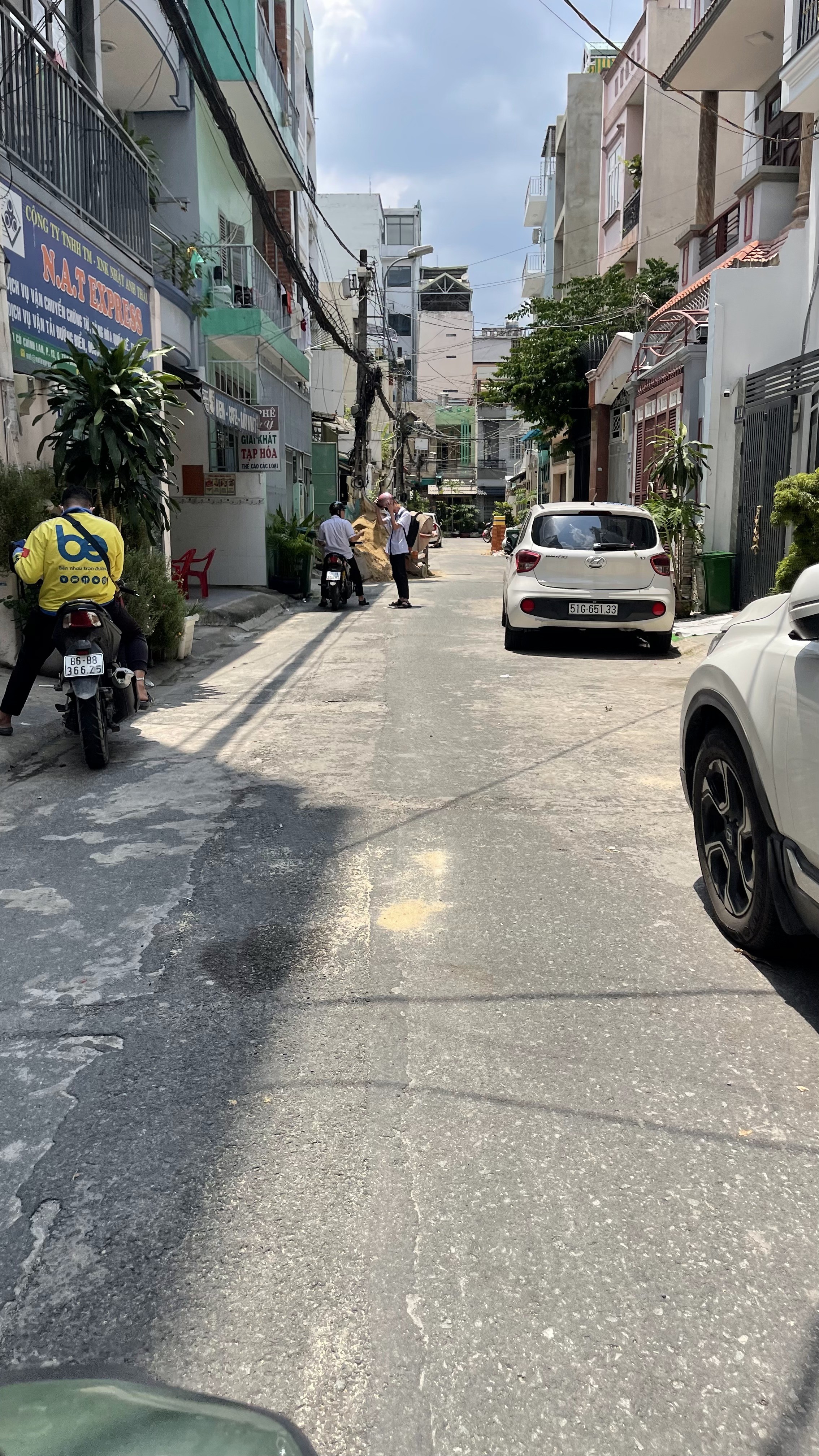 Nhà 2T 51m2 gần Hoàng Hoa Thám, cạnh nhà ga T3 3