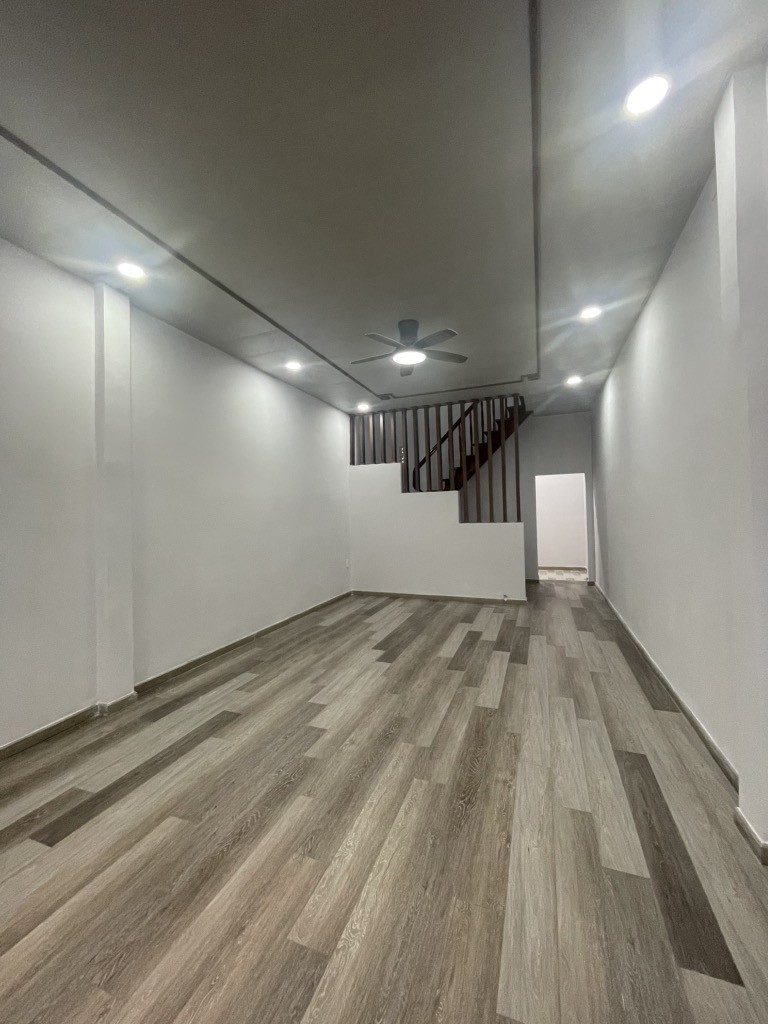 Nhà 2T 51m2 gần Hoàng Hoa Thám, cạnh nhà ga T3 2