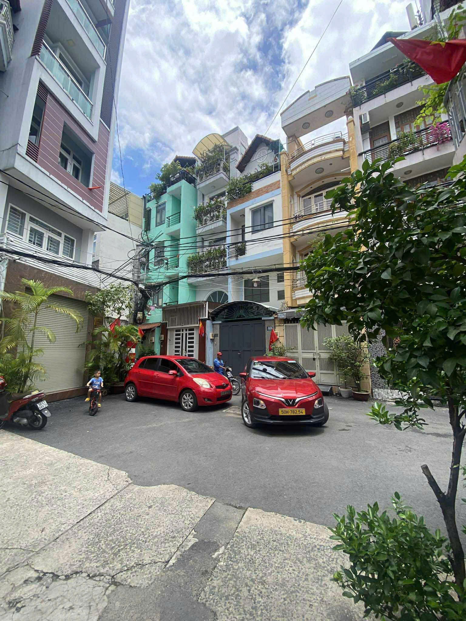 Bán Nhà Đường Nguyễn Cảnh Chân Quận 1.DT:4,72 x 18m.Giá 17,9 tỷ
