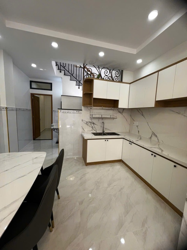 Bán nhà mới đẹp vào ở ngay đường Trường Chinh 2T 63m2 gần nhà ga T3 3