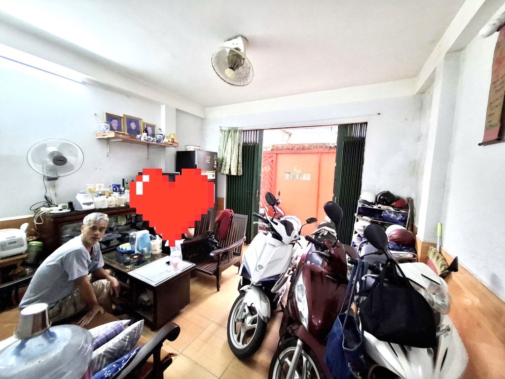 Nhà 4 tầng, ngang 4.2m đường thông Hoàng Hoa Thám giá chỉ nhỉnh 4 tỷ, 2