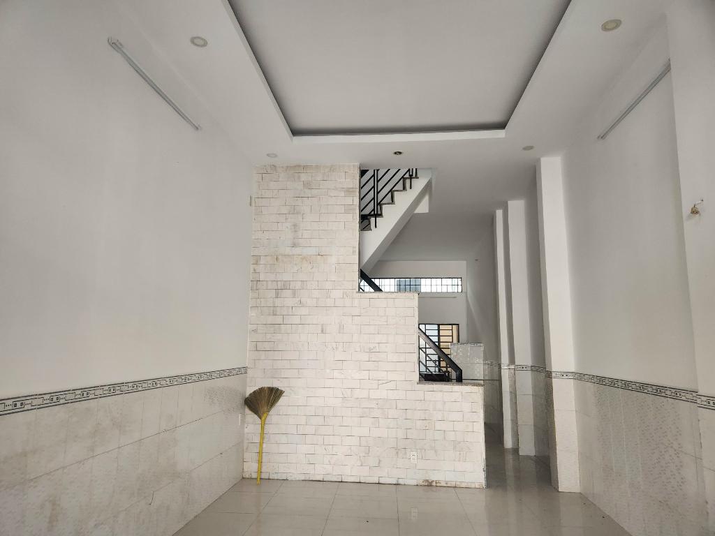Bán nhà 85m2 HXH THÔNG TRƯỜNG CHINH BA VÂN ÂU CƠ, HƠN 9 TỶ 3