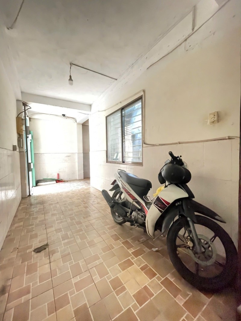 Bán nhà Đường Khuông Việt - DT 60m2, Ngang 6m, 5 Tầng - 7 PN 2