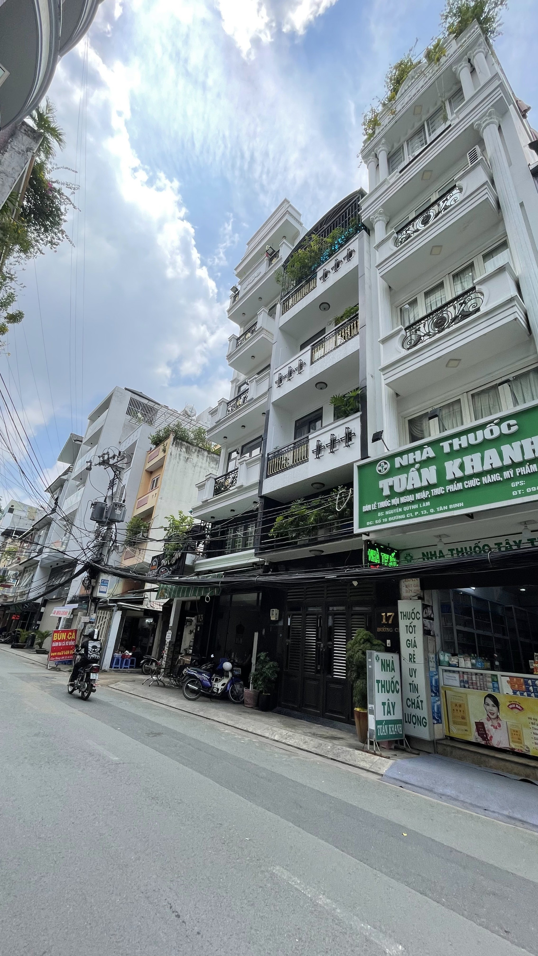 Nhà MTKD ngay sát Cộng Hoà, 6 tầng 8PN 7WC 3