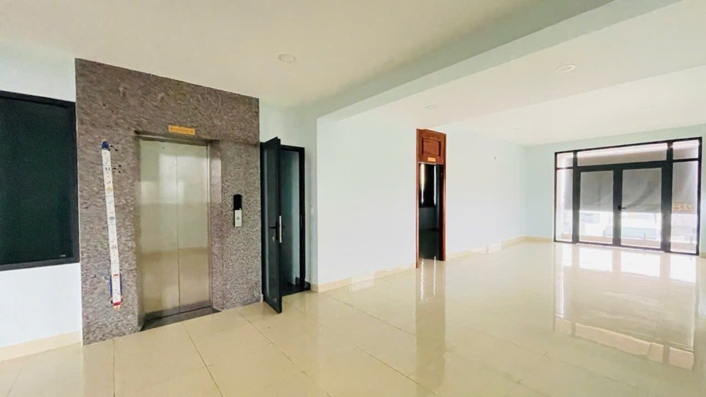 MẶT TIỀN 208m2 PHAN THỊ HÀNH, 6 TẦNG BTCT, dòng tiền 60 triệu/ tháng 2