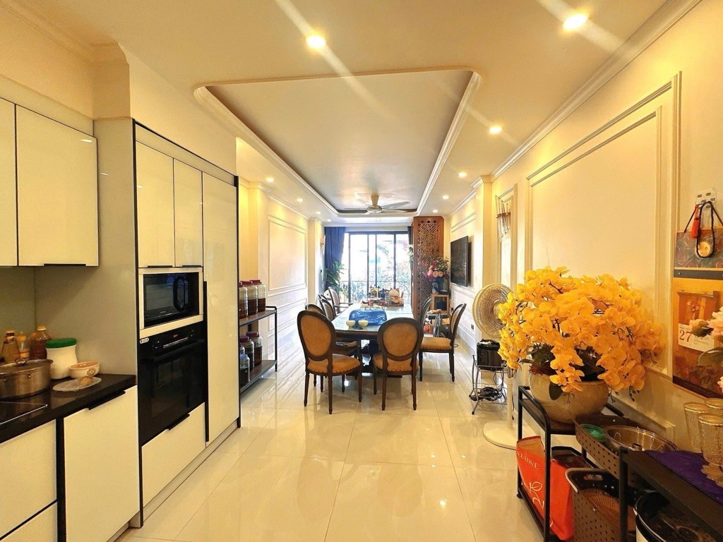 Khu vip Đống Đa - khu phân lô - oto thang máy - ngõ thông 2