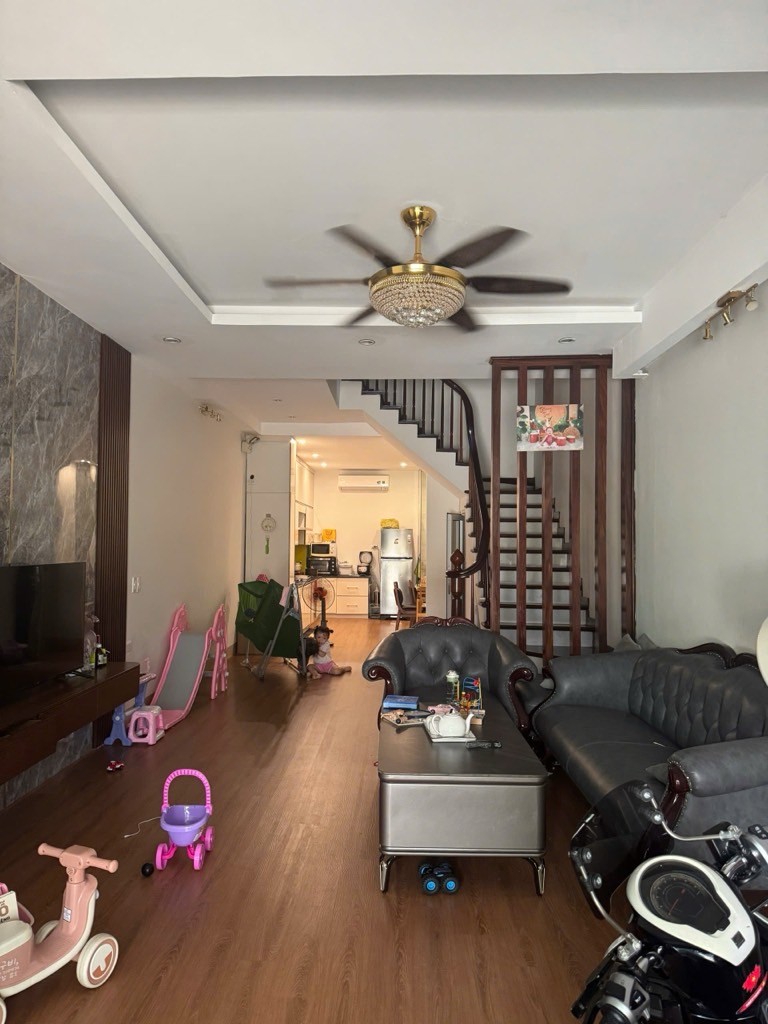 Cần bán Nhà mặt tiền đường Lạc Trung, Phường Vĩnh Tuy, Diện tích 67m², Giá 28.5 Tỷ