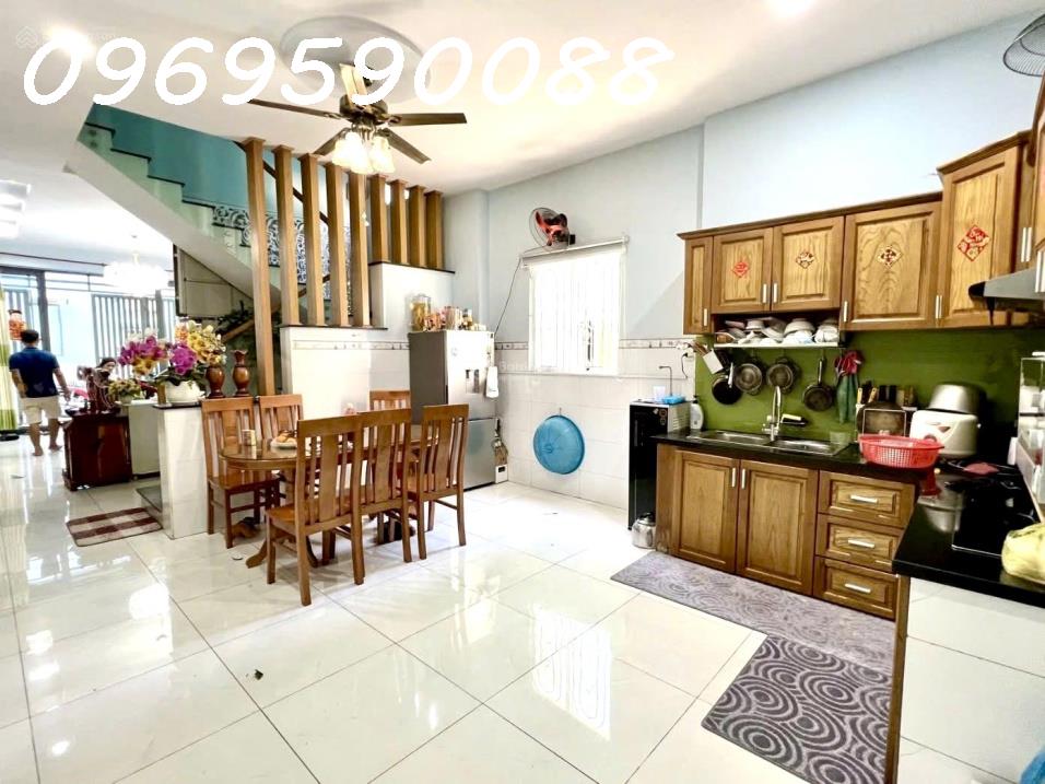Nhà đối diện AEON Tân Phú kế ĐHCT 70 m² 3 pn chỉ 5tỷXX hẻm oto 3