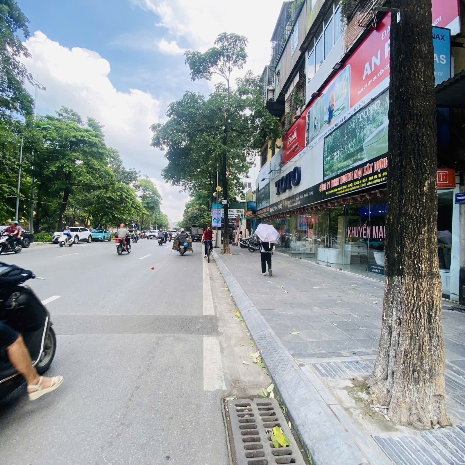 Bán nhà Mặt phố Thanh Nhàn, Hai Bà Trưng, dt 75m, vỉa hè, kinh doanh tốt. Giá 34 tỷ 3
