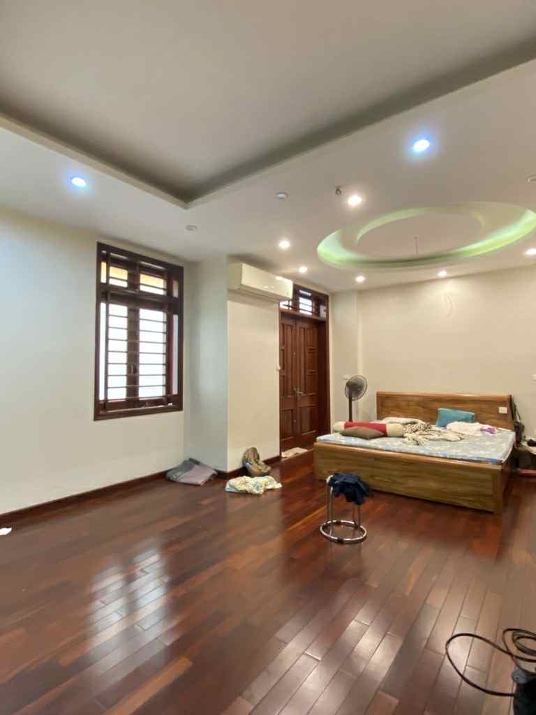 bán nhà Cổ Linh, 140m, mặt tiền 6.2m, nở hậu, đường rộng 10m, 3 ôtô tránh nhau 5