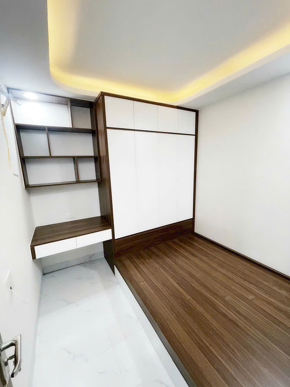 Bán căn hộ CCMN Mễ Trì quận Nam Từ Liêm 50m, 2 ngủ, TÒA MỚI giá 1.95 tỷ, PCCC đầy đủ 2