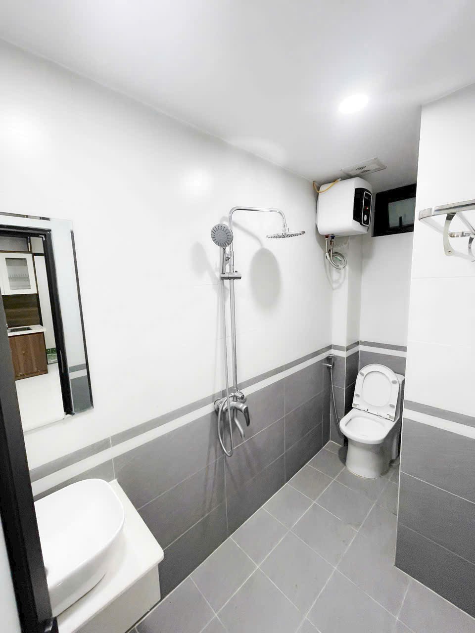 Bán căn hộ CCMN Mễ Trì quận Nam Từ Liêm 50m, 2 ngủ, TÒA MỚI giá 1.95 tỷ, PCCC đầy đủ 5