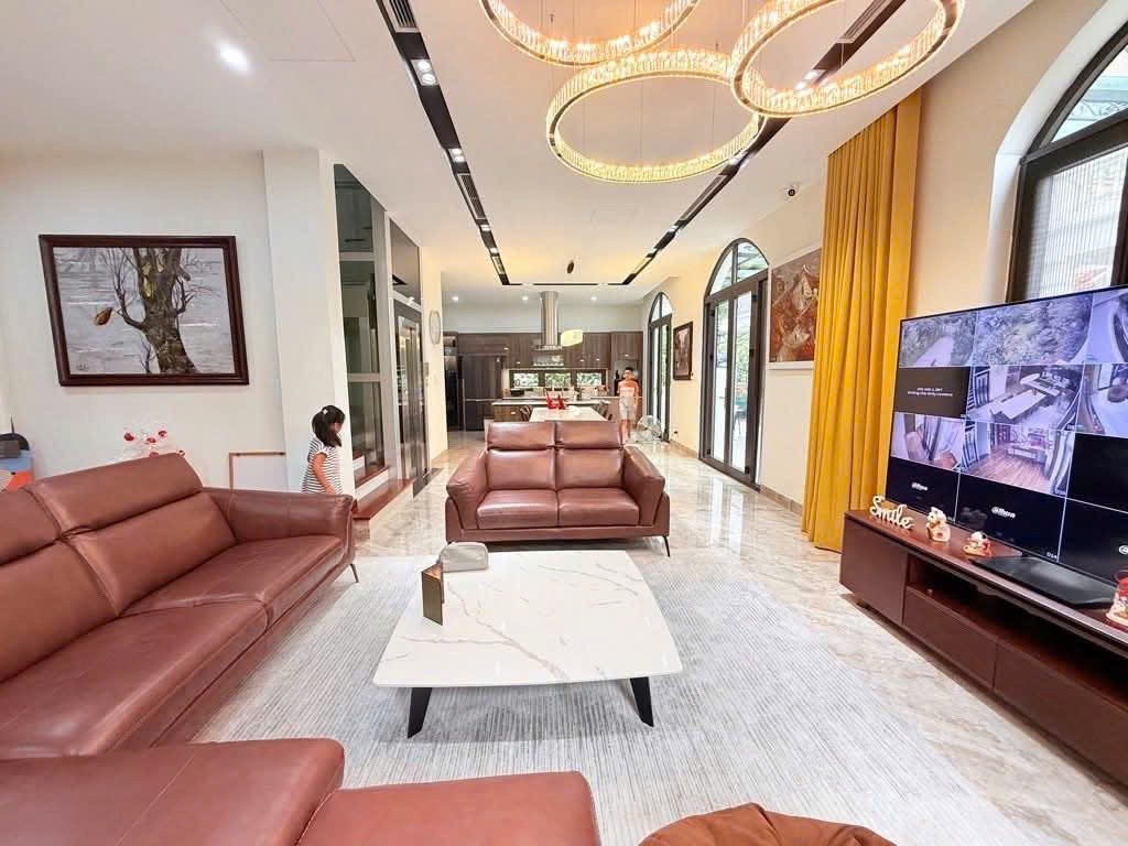 CCMN phố Đình Thôn cạnh khu phố Hàn, Mỹ Đình Sông Đà, doanh thu 2 tỷ/năm. 110m2 chỉ 2x tỷ.