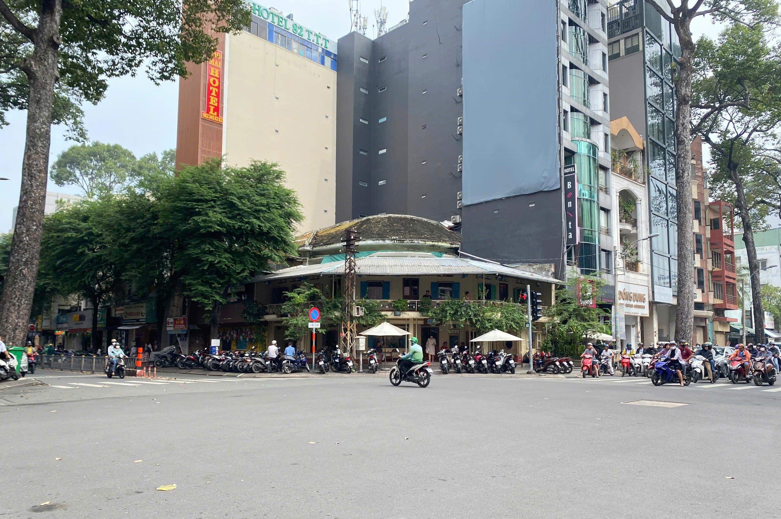 Bán nhà góc 2 mặt tiền 118 Bùi Thị Xuân hợp đồng thuê 4,5 tỷ/năm (còn trống 200m2) 3