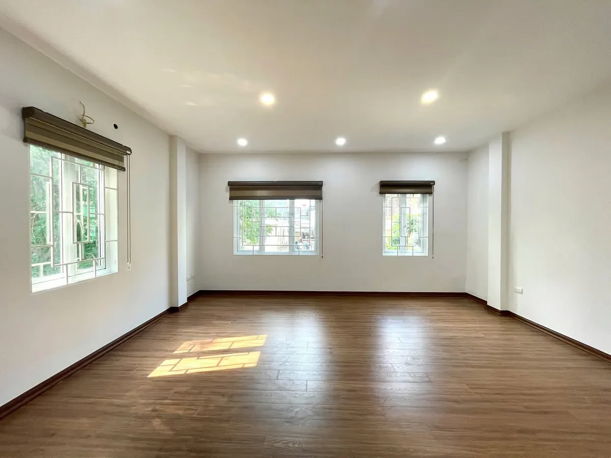 Bán Nhà  Ngõ Thống Nhất 28/33m2.  5 tầng. mặt tiền 5.5m. giá 8.6 tỷ Hai Bà Trưng Hà Nội 2