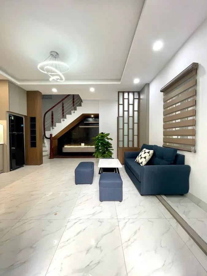 Bán Nhà  Ngõ Thống Nhất 28/33m2.  5 tầng. mặt tiền 5.5m. giá 8.6 tỷ Hai Bà Trưng Hà Nội