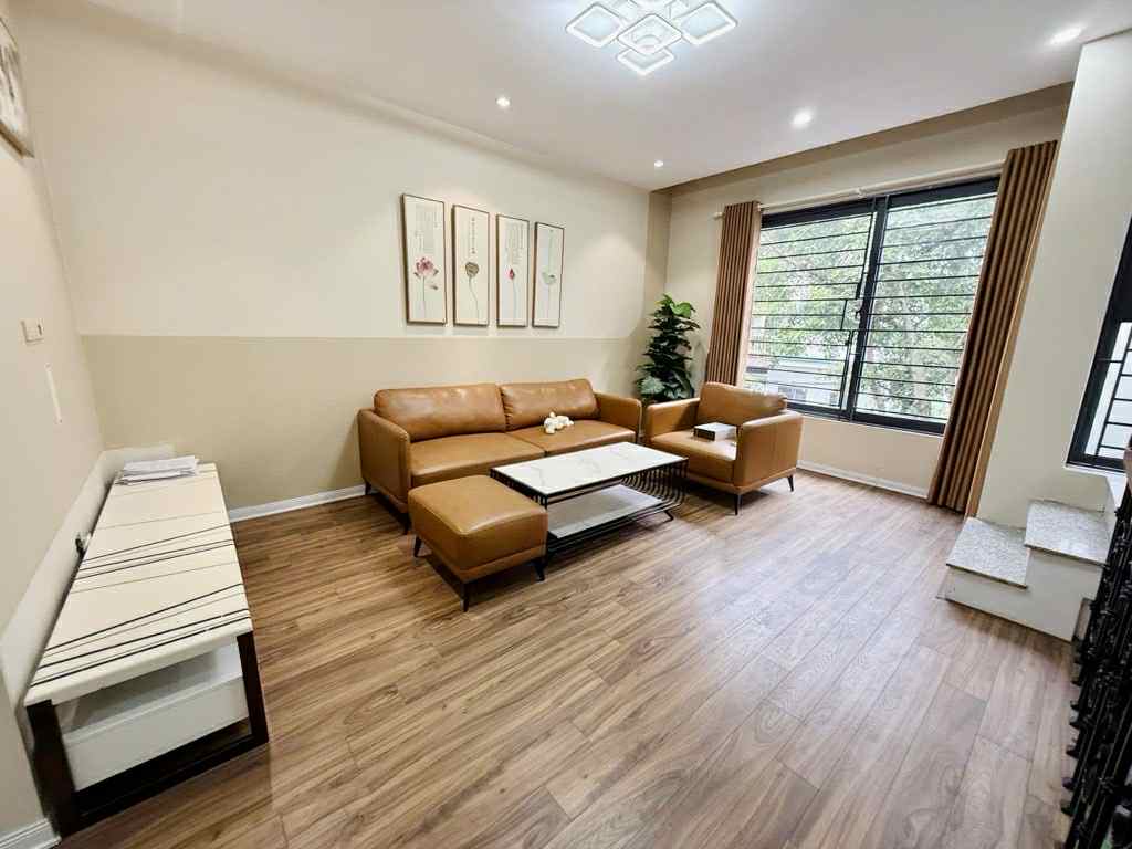 bán nhà Ngọc Lâm, 54m x 4 tầng, mặt tiền 5m, gara ôtô, kinh doanh, full nội thất 3