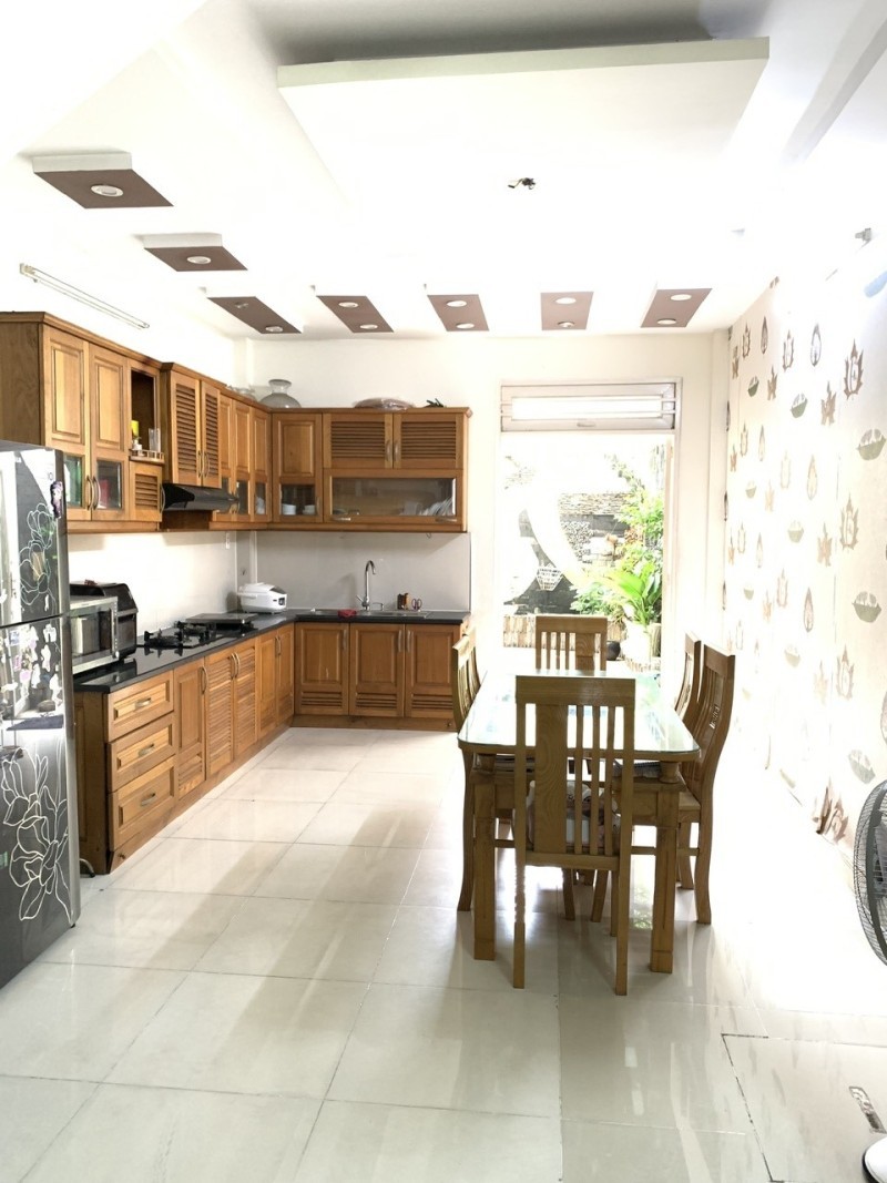 Bán nhà mặt phố, đường Số 12, Phường Phước Long, TP HCM, DT 94m2, 3 tầng, SH, 10.7 tỷ. 2
