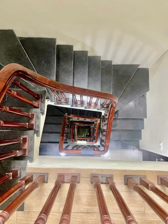 Bán Nhà Đê La Thành Nhỏ 37m2. 6 tầng. mặt tiền 4.2m. giá 10.5 tỷ Đống Đa Hà Nội 4