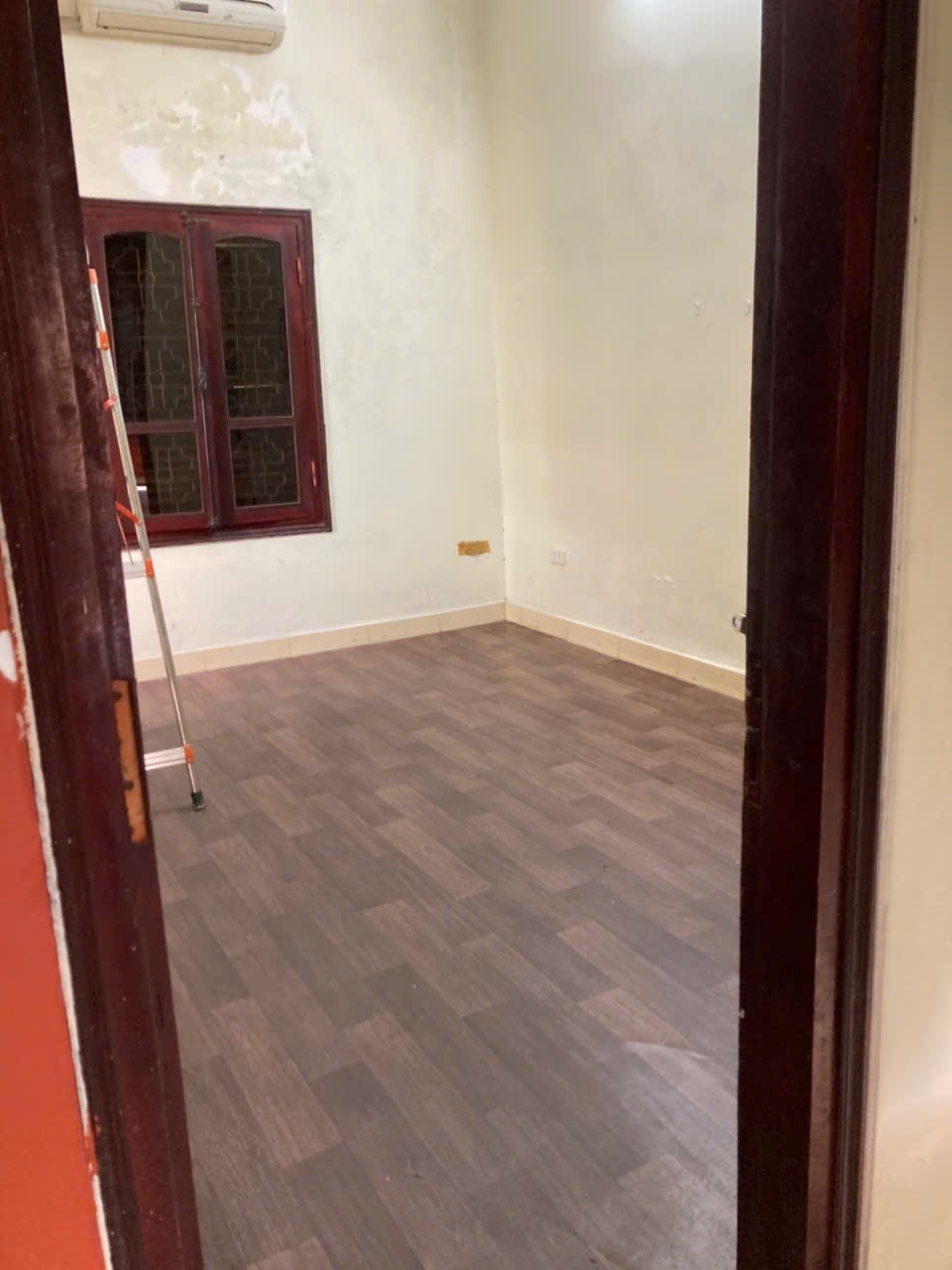 Cho thuê nhà riêng ngõ 565 Nguyễn Trãi - Thanh Xuân 45m x 4T, 5P GIÁ 13.5TR, lô góc, ô tô 2
