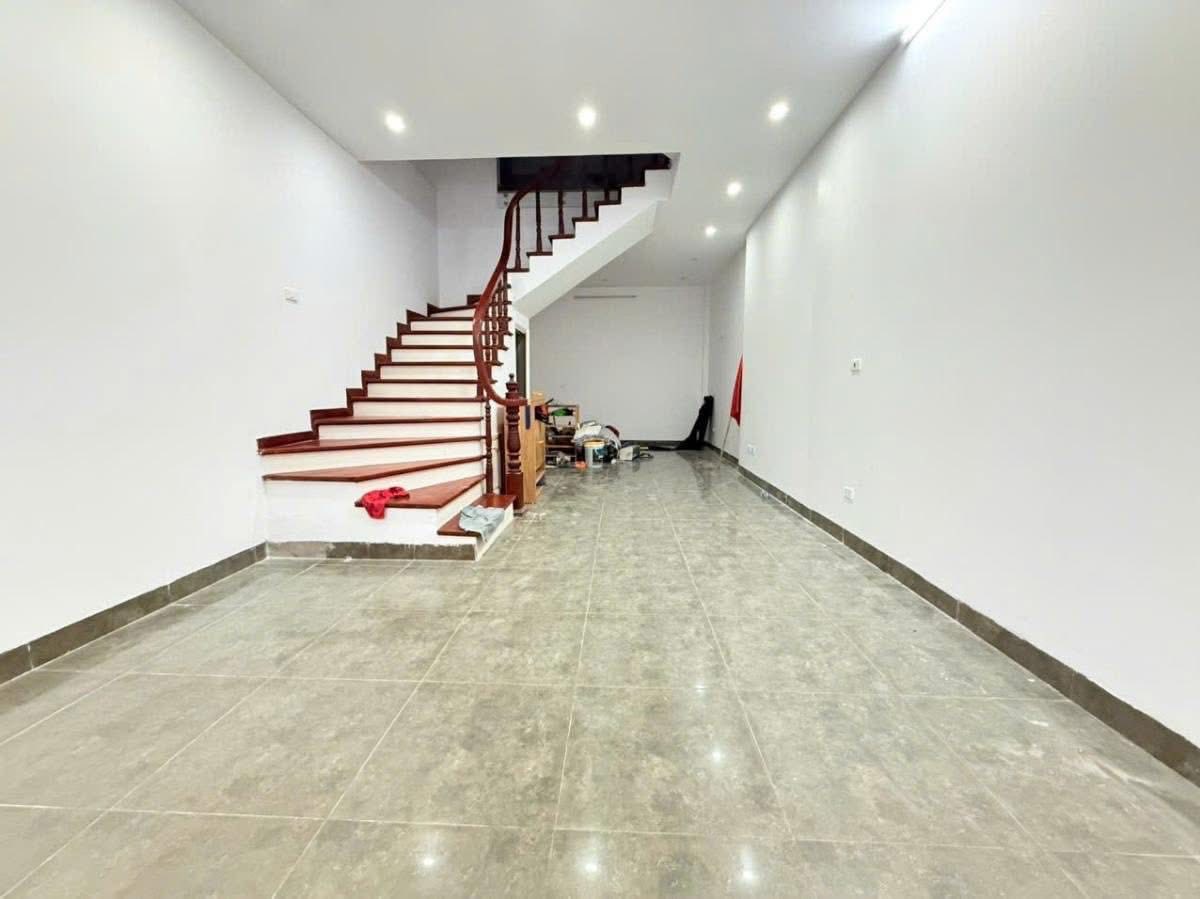 BÁN NHÀ PHẠM TUẤN TÀI CẦU GIẤY PHÂN LÔ Ô TÔ TRÁNH Ô TÔ VÀO NHÀ 50M 19 TỶ 3