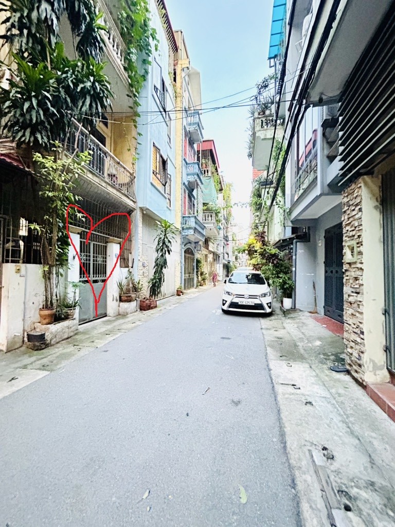 YÊN LẠC,HAI BÀ TRƯNG 25tỷ 75m MẶT TIỀN 6m,Ô TÔ ĐỖ CỬA,NHÀ HƠI CŨ BÁN ĐI MUA NHÀ MỚI