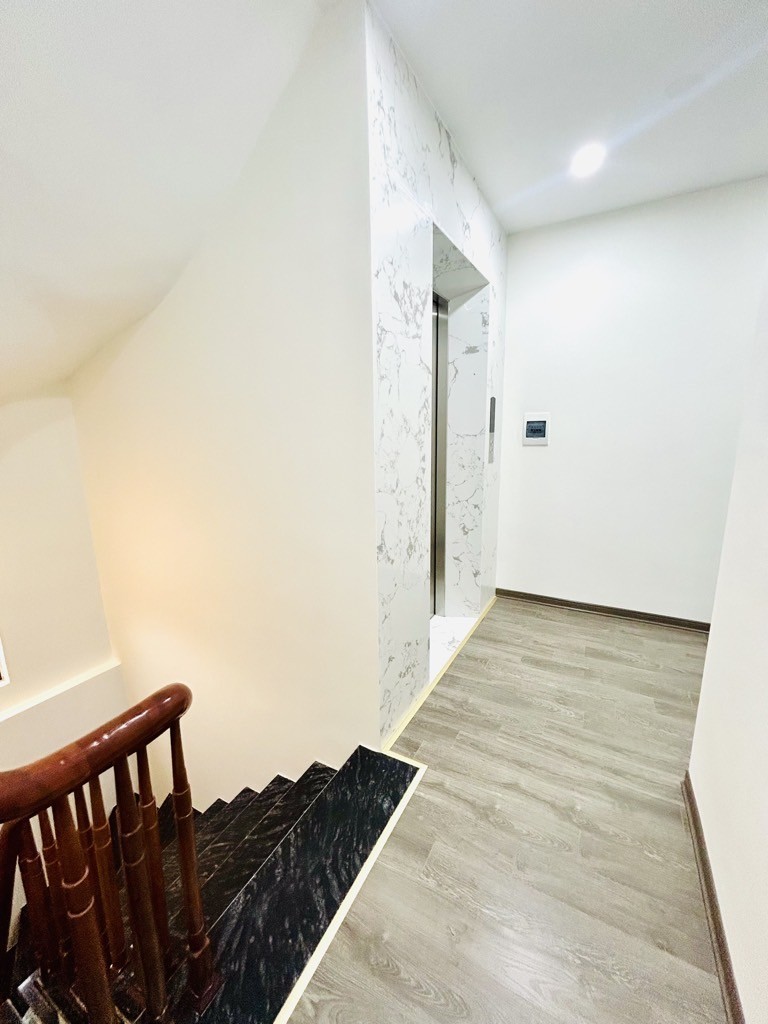 Cần bán Nhà mặt tiền đường Lương Khánh Thiện, Phường Hoàng Văn Thụ, Diện tích 50m², Giá 20.9 Tỷ 2