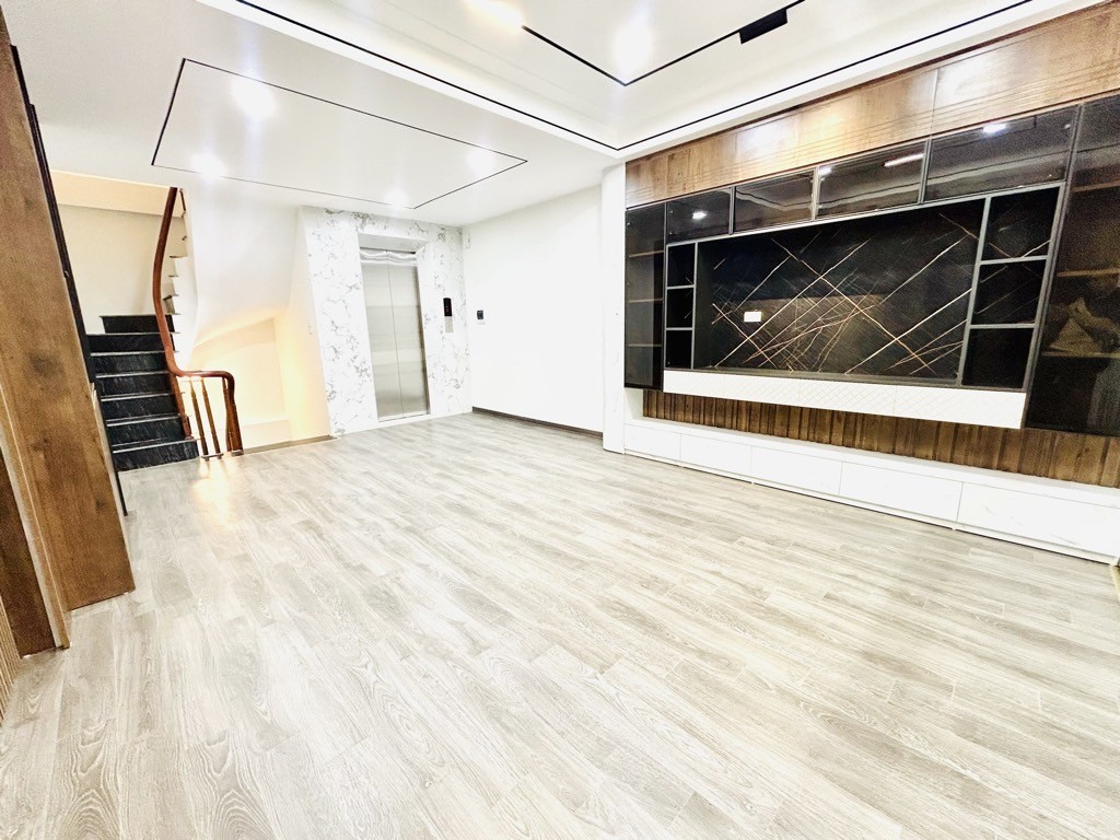 Cần bán Nhà mặt tiền đường Lương Khánh Thiện, Phường Hoàng Văn Thụ, Diện tích 50m², Giá 20.9 Tỷ 6