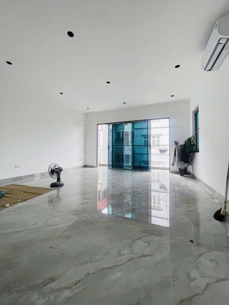 Cần bán Nhà mặt tiền đường Tam Trinh, Phường Yên Sở, Diện tích 85m², Giá 37.2 Tỷ