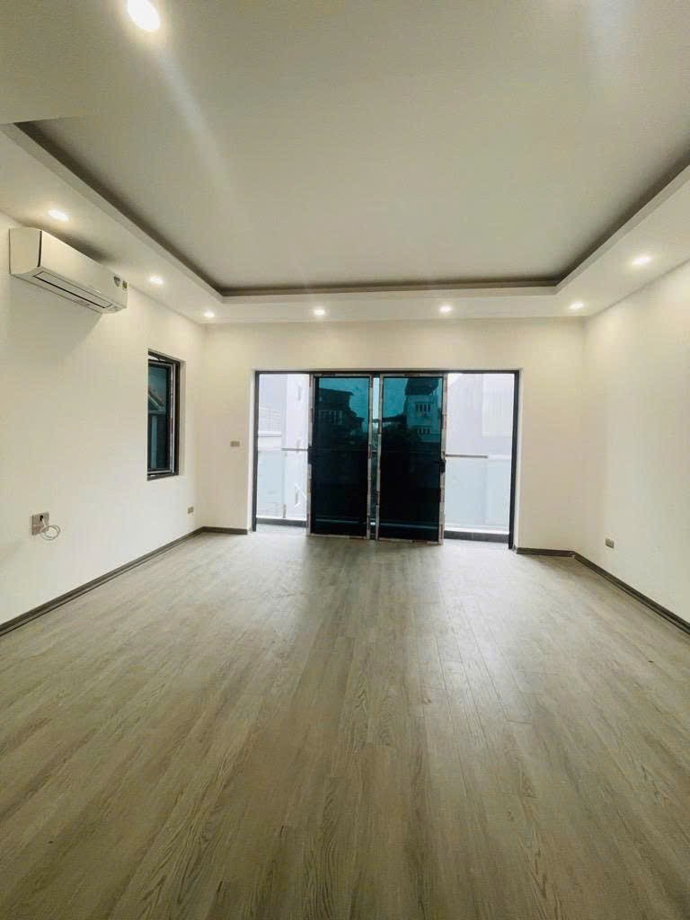 Cần bán Nhà mặt tiền đường Tam Trinh, Phường Yên Sở, Diện tích 85m², Giá 37.2 Tỷ 2