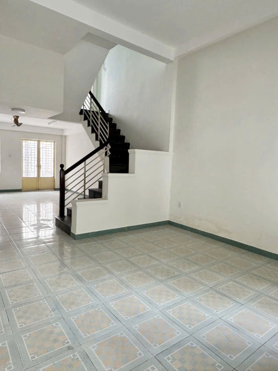 Nhà 2 tầng 2 MT cách đường Điện Biên Phủ chỉ 1 căn nhà: 2