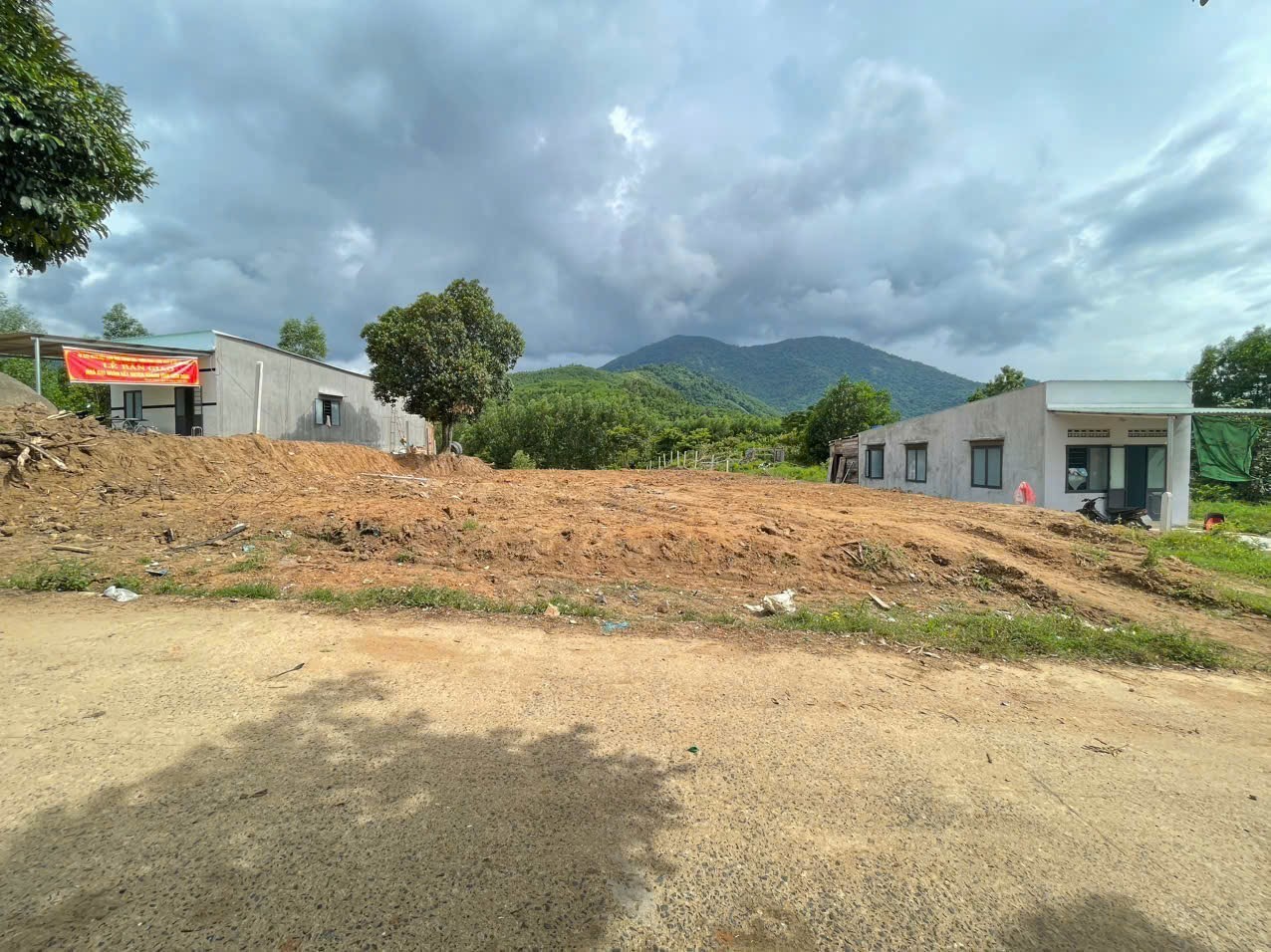 Bán đất Khánh Đông giáp suối Khao có thổ cư điện nước đầy đủ phù hợp làm nhà vườn 3