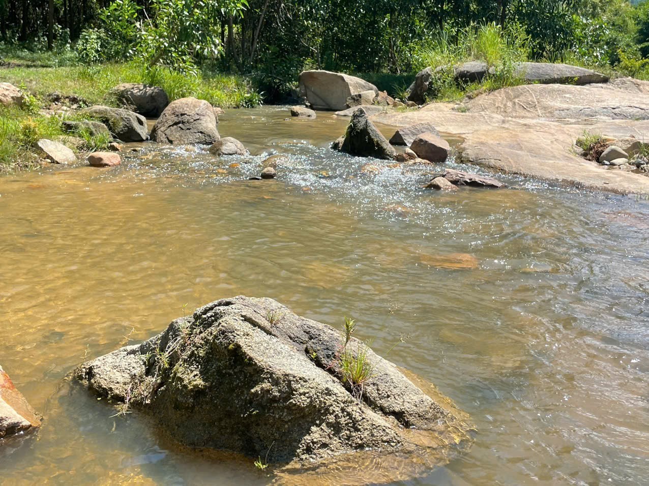 Bán đất Khánh Đông giáp suối Khao có thổ cư điện nước đầy đủ phù hợp làm nhà vườn 5