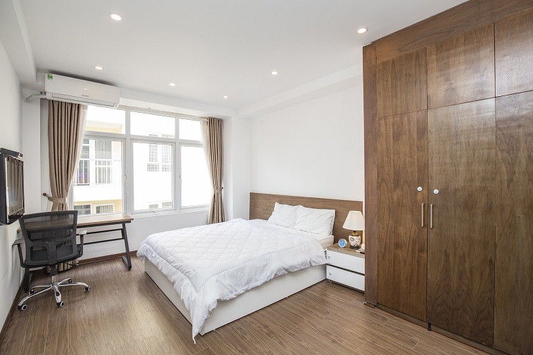 Cho thuê căn hộ 1PN rộng 65m2 tại Linh Lang, Ba Đình, đầy đủ nội thất đẹp, hiện đại