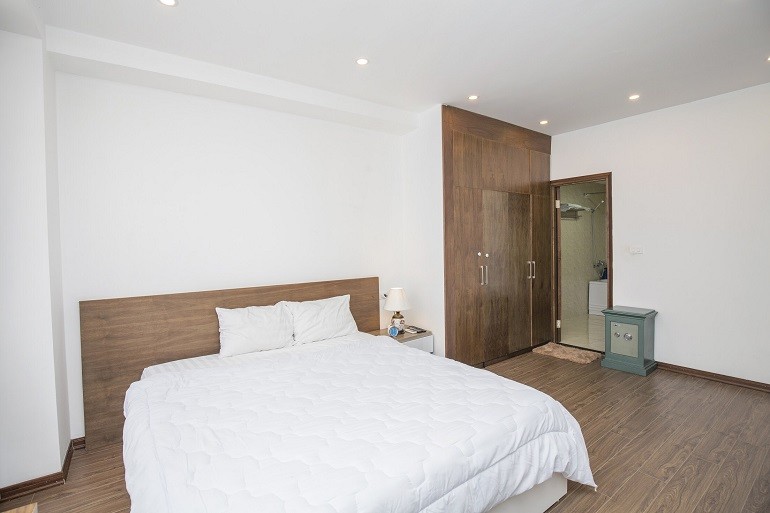 Cho thuê căn hộ 1PN rộng 65m2 tại Linh Lang, Ba Đình, đầy đủ nội thất đẹp, hiện đại 2