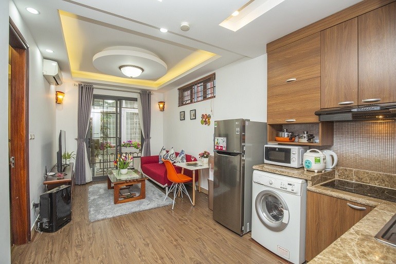 Cho thuê căn hộ 1PN rộng 55m2 tại Đào Tấn, Ba Đình, đầy đủ nội thất đẹp, hiện đại, có ban công