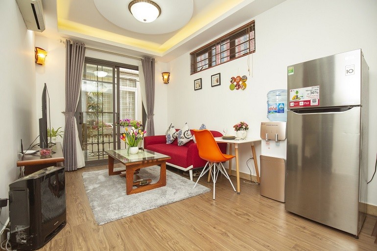Cho thuê căn hộ 1PN rộng 55m2 tại Đào Tấn, Ba Đình, đầy đủ nội thất đẹp, hiện đại, có ban công 2